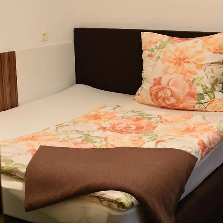 Hotel Gartenhotel Garni 2*