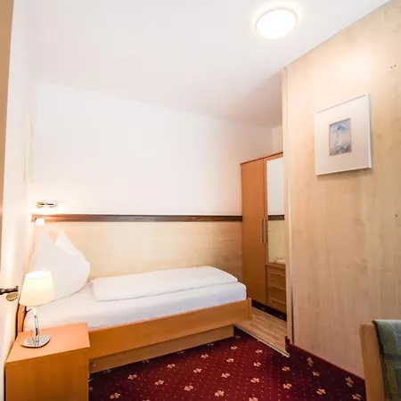 Gartenhotel Garni Hotel 2*